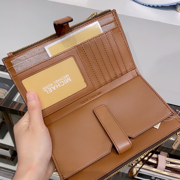 Michael Kors Jet set travel double zip wristlet - Picture 3 of 7